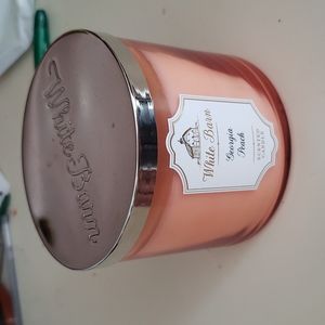 White Barn Georgia Peach candle